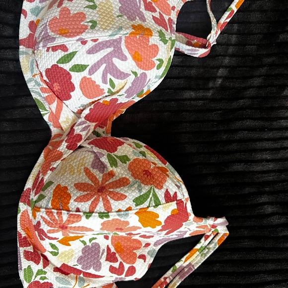 Birdsong bikini wrap top and ruched high waisted bottoms - Picture 4 of 5